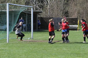Bild 107 - Frauen am 10.4.11